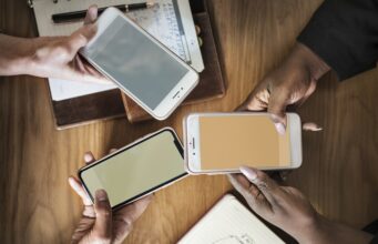 Factors to Consider While Choosing your New Phone